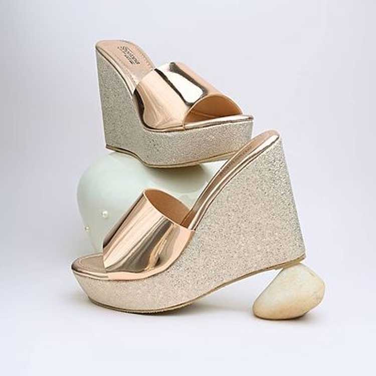 Buy Mochi Women Gold Toned Solid Kitten Heels - Heels for Women 10261773 |  Myntra